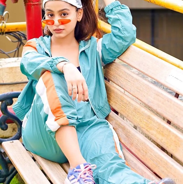 attitude girls DP